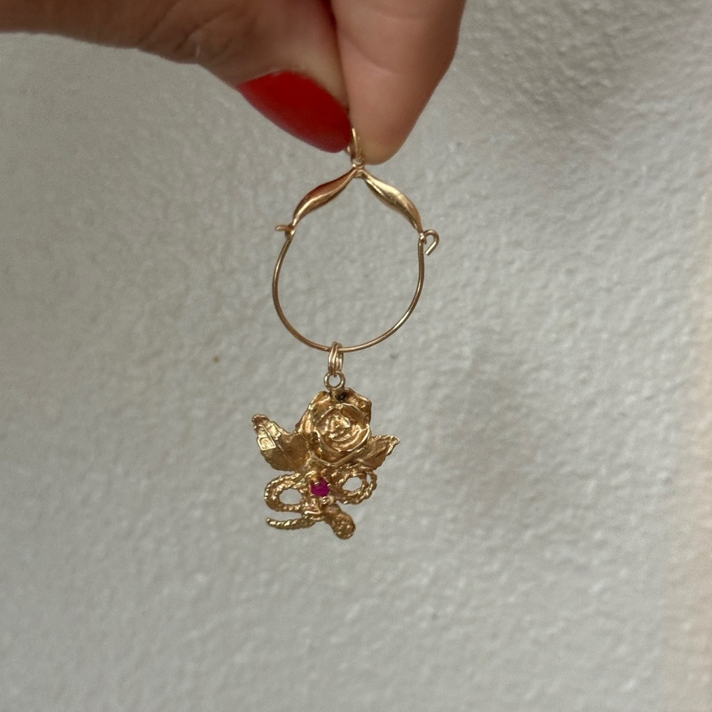 Vintage 14k yellow gold charm holder, .56g